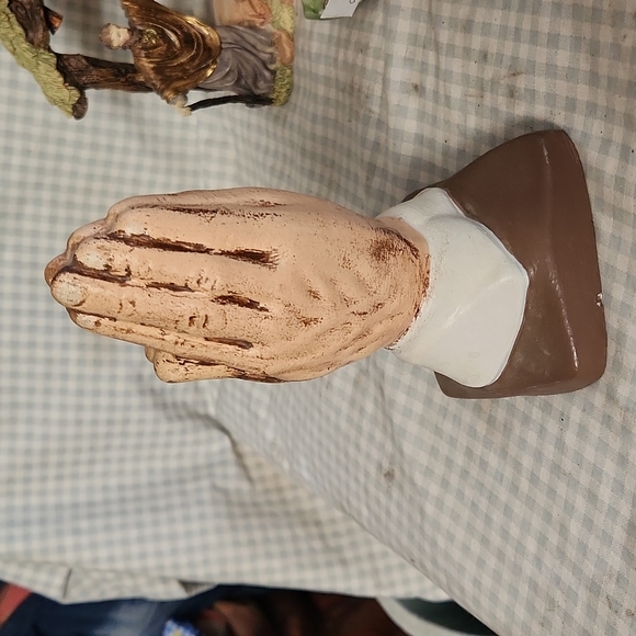 Vintage Chalkware Praying Hands 7 1/2" - Picture 3 of 4
